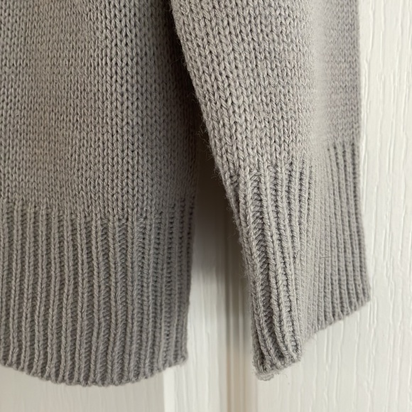 Heart sweater grey and white size XL - Picture 5 of 9